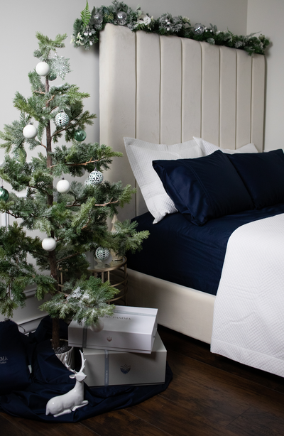 Deck the Halls: How to Create a Cozy & Festive Bedroom for the Holidays